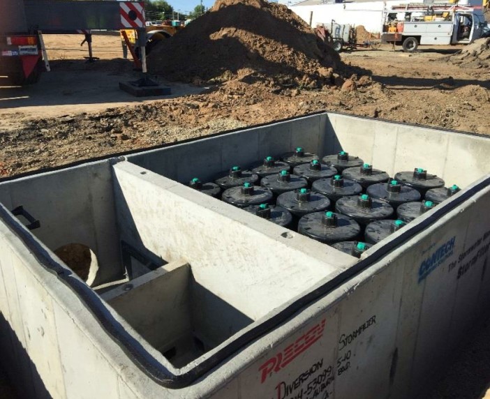 Media filter for underground vault